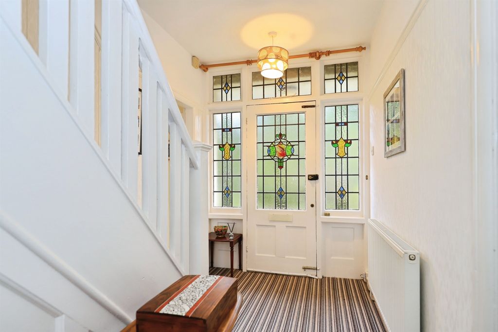 Property photo 3 of 23