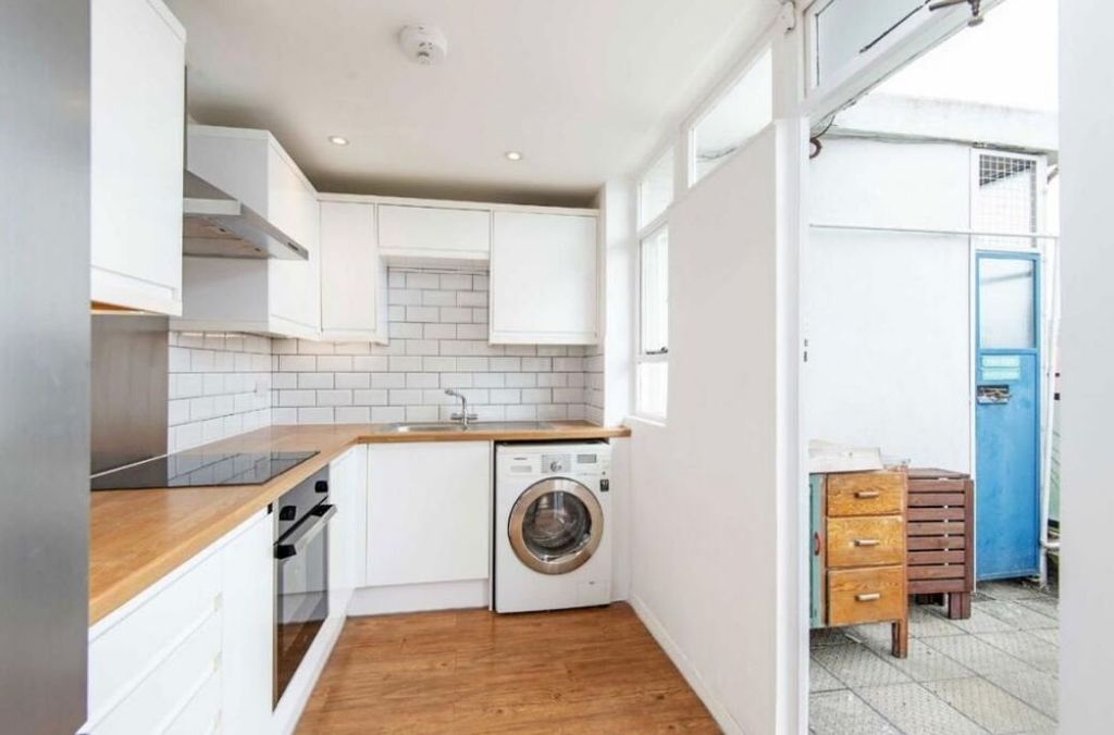 Property photo 2 of 6