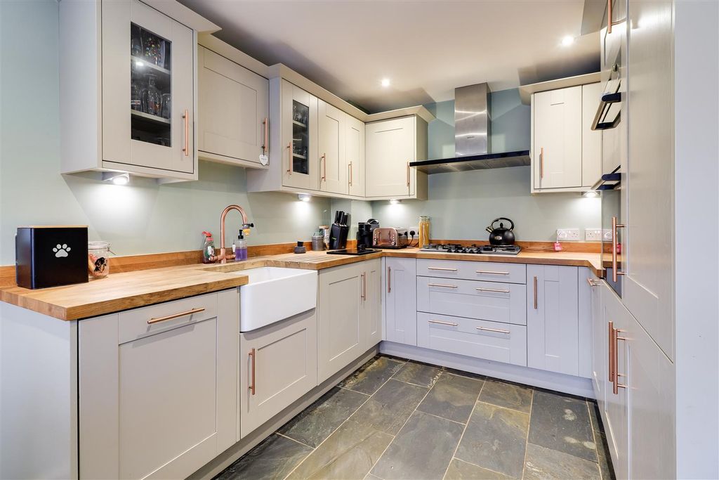 Property photo 2 of 17 Img (11).Jpg