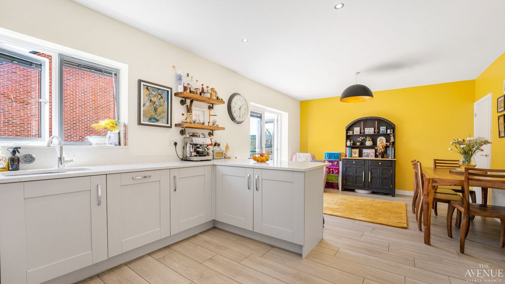 Property photo 3 of 31 5155135