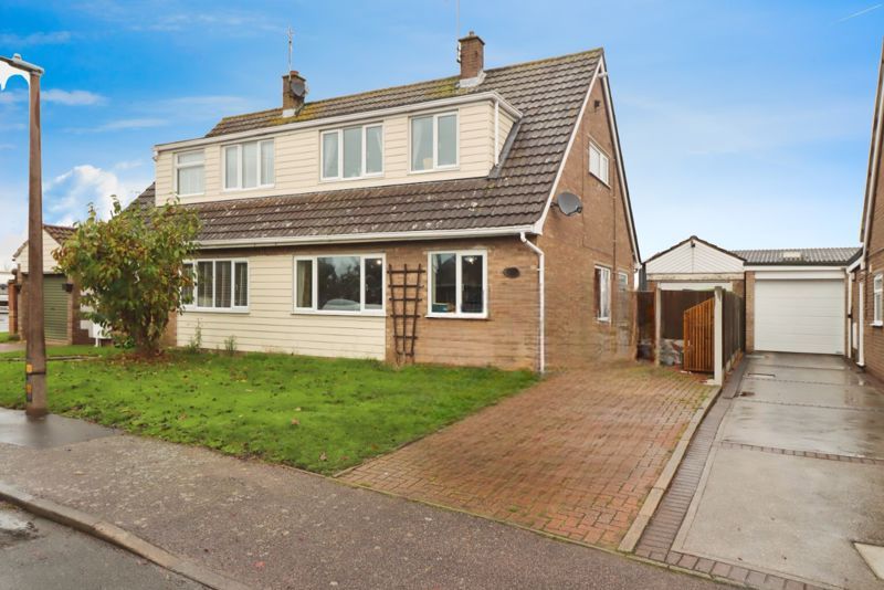 Property photo 1 of 22 Churchill Close