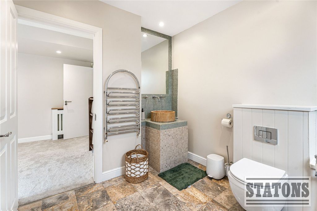 Additional image 19 of 5 bed detached house for saleFoxes Lane, Welham Green, North Mymms, Hatfield AL9