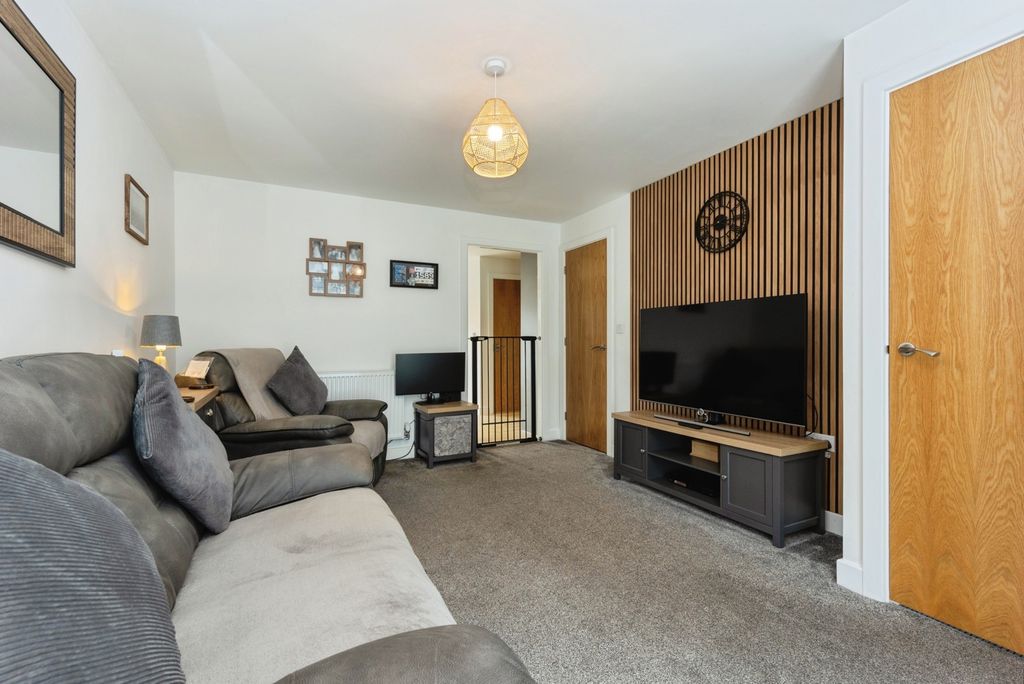 Property photo 2 of 19 Pbox-Img.Jpg
