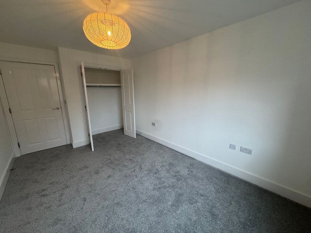 Property photo 3 of 8 Bedroom 1