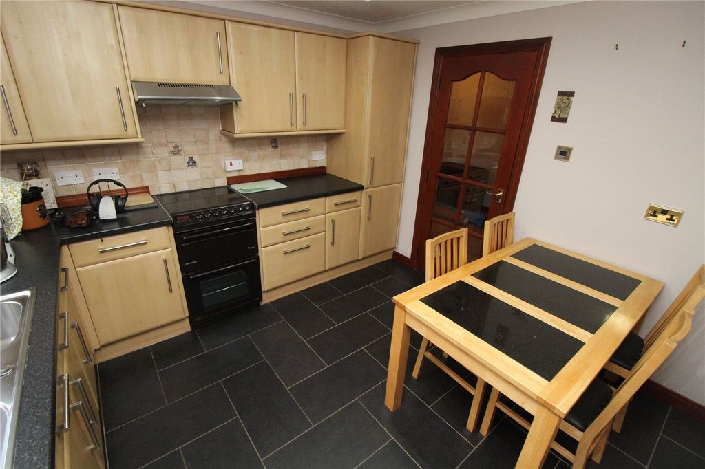 Property photo 3 of 21 Picture No. 14