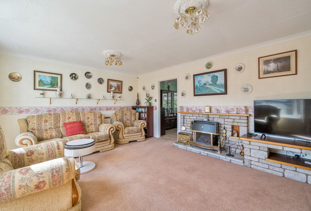 Property photo 2 of 21 1516474-13-1A0817...