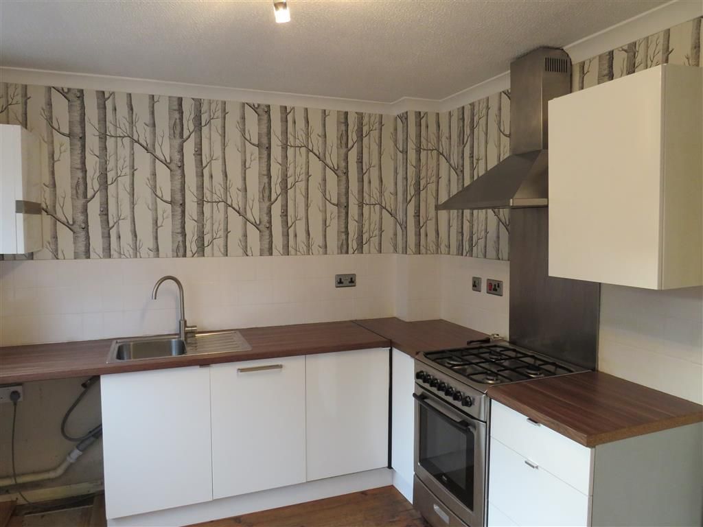 Property photo 2 of 9 Kitchen