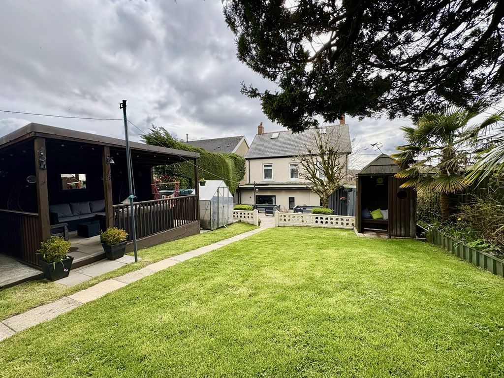 Property photo 1 of 44