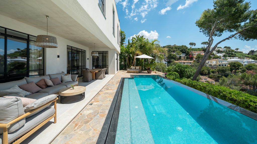 Property photo 3 of 27 Costa-29.Jpg