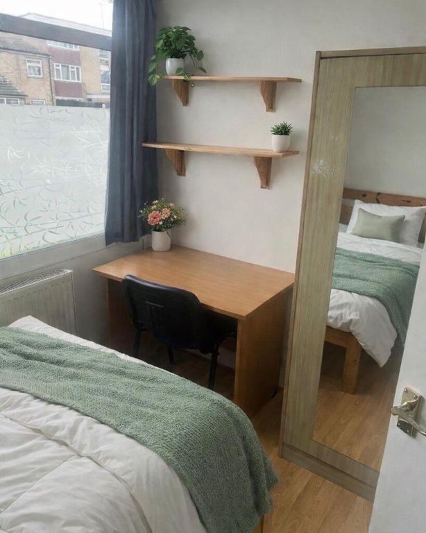 Property photo 3 of 9 Bright Bedroom With Desk And Full-Length Mirror...