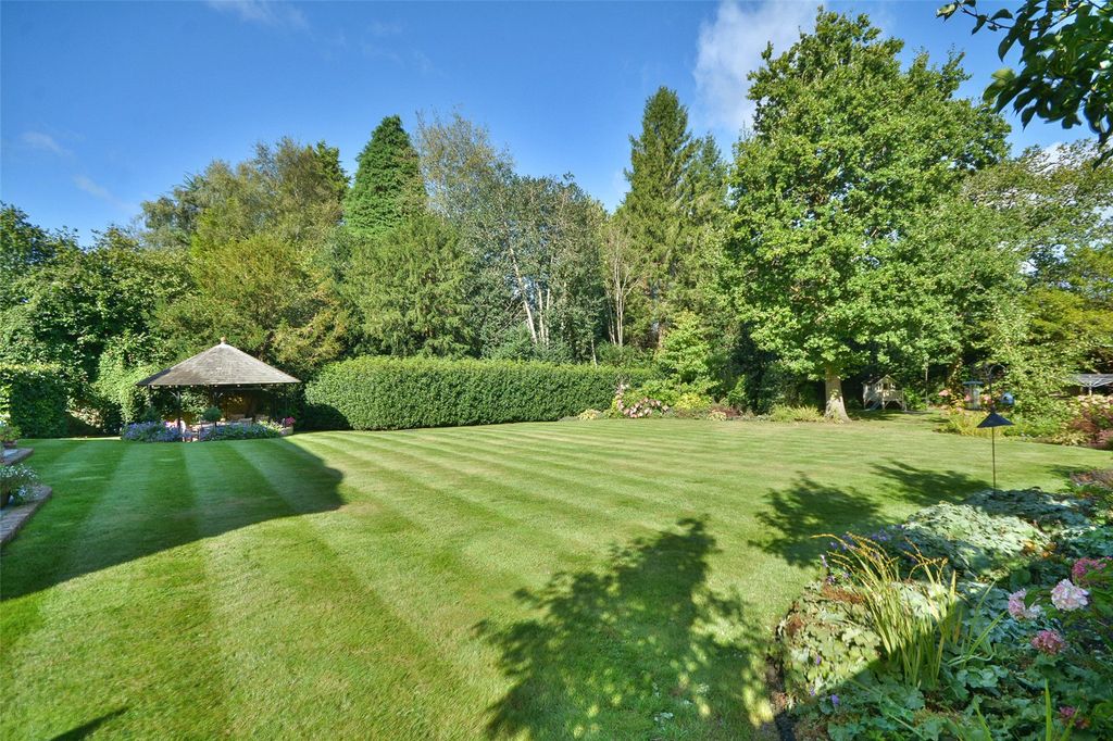 Property photo 2 of 34 Picture No. 40