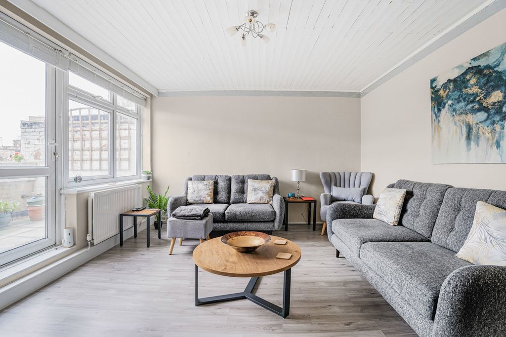 Property photo 1 of 22 Reception Room