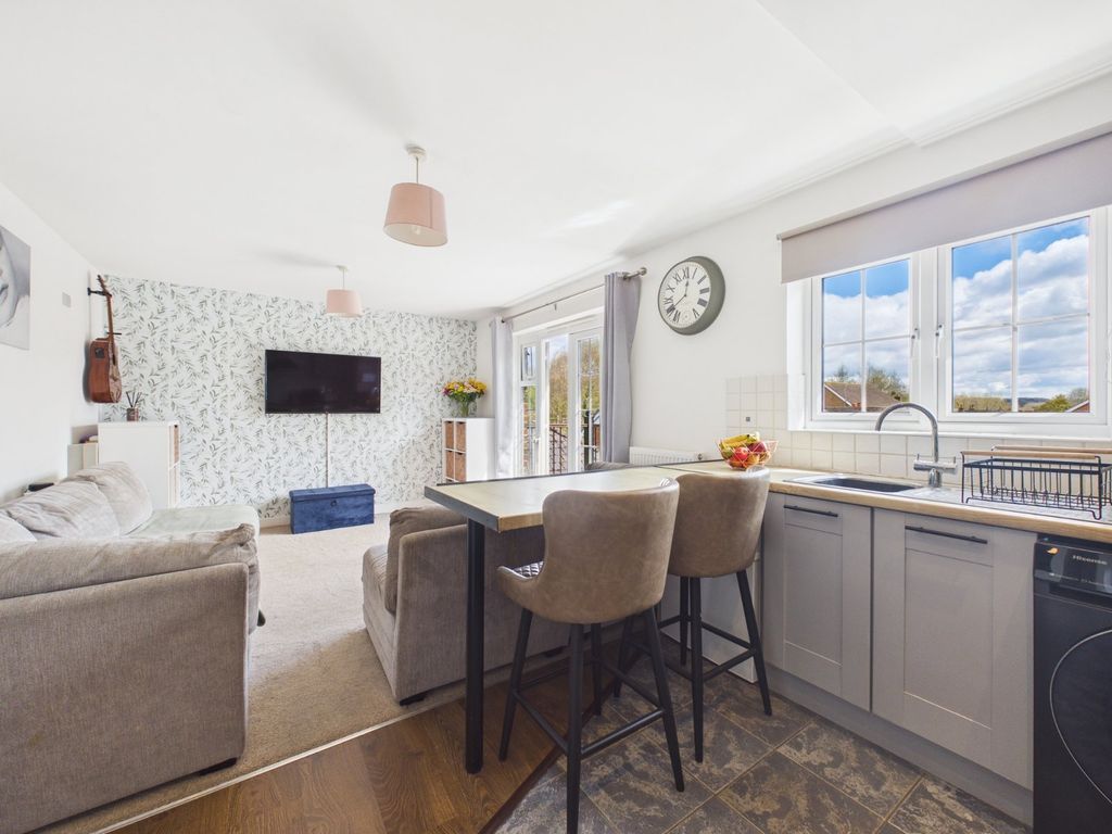 Property photo 3 of 21 Kitchen