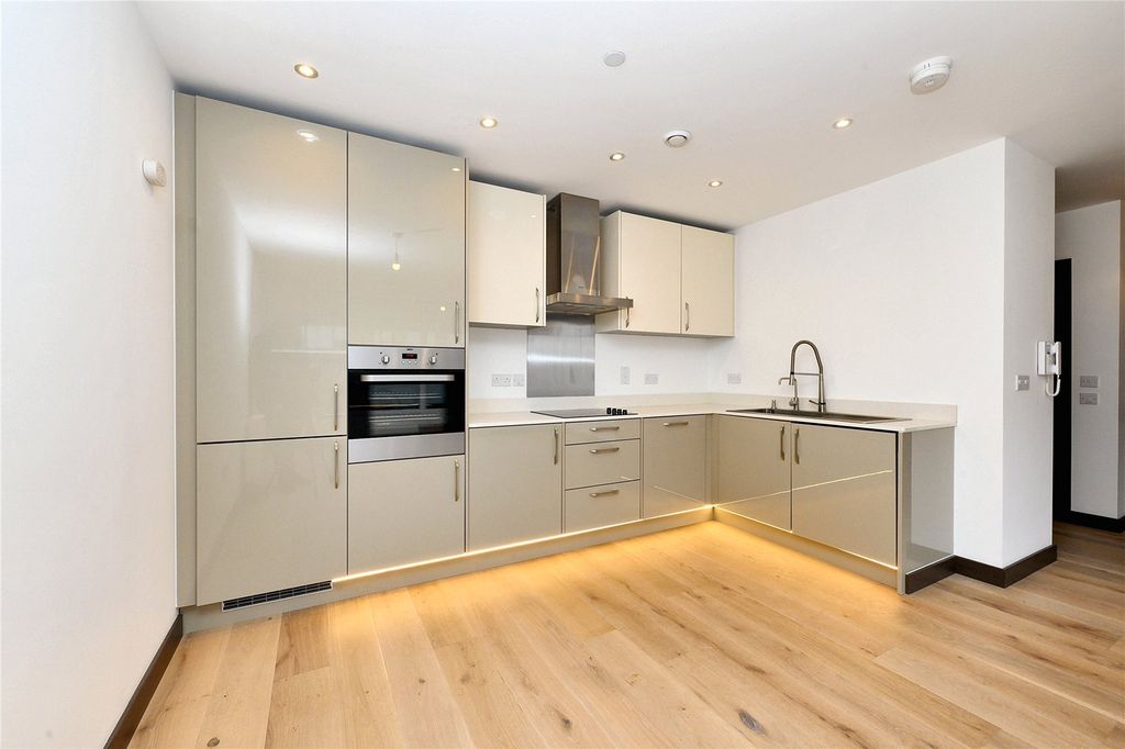 Property photo 3 of 10 Picture No. 27