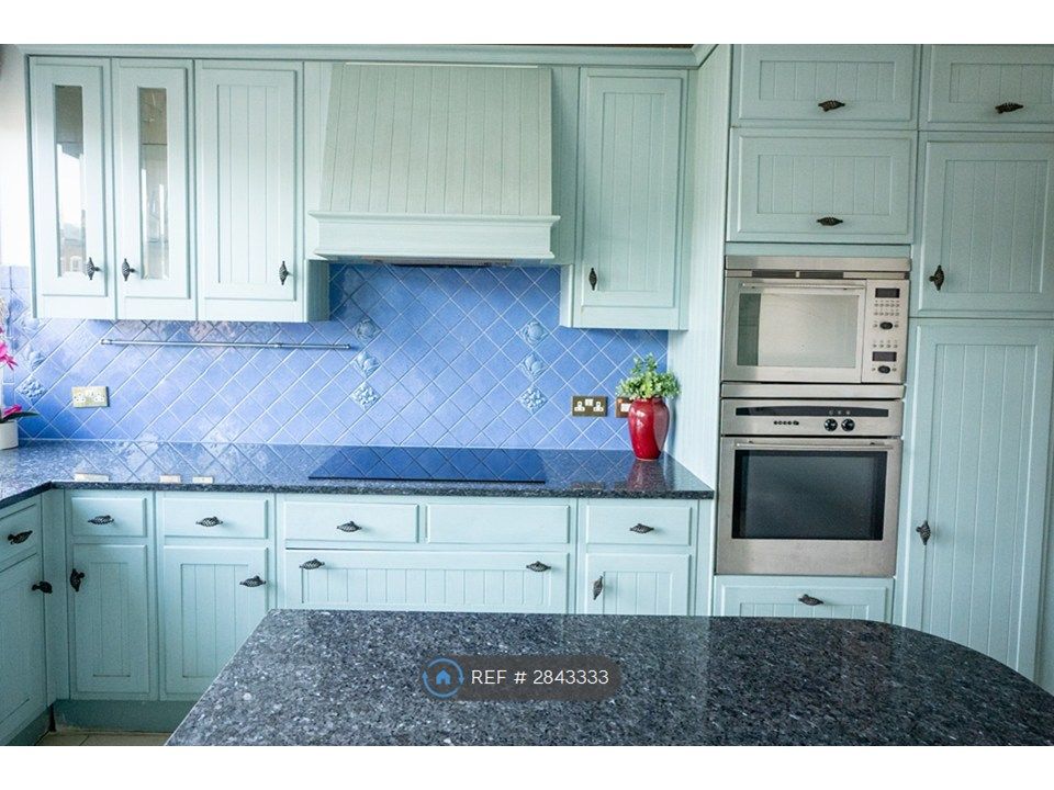 Property photo 3 of 33 Kitchen
