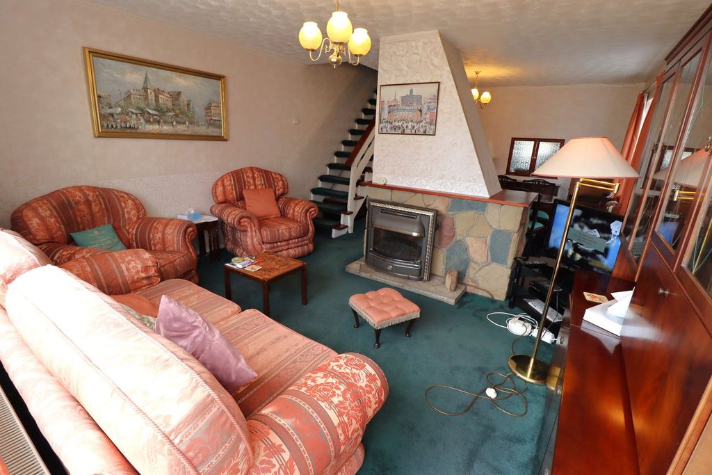 Property photo 3 of 15