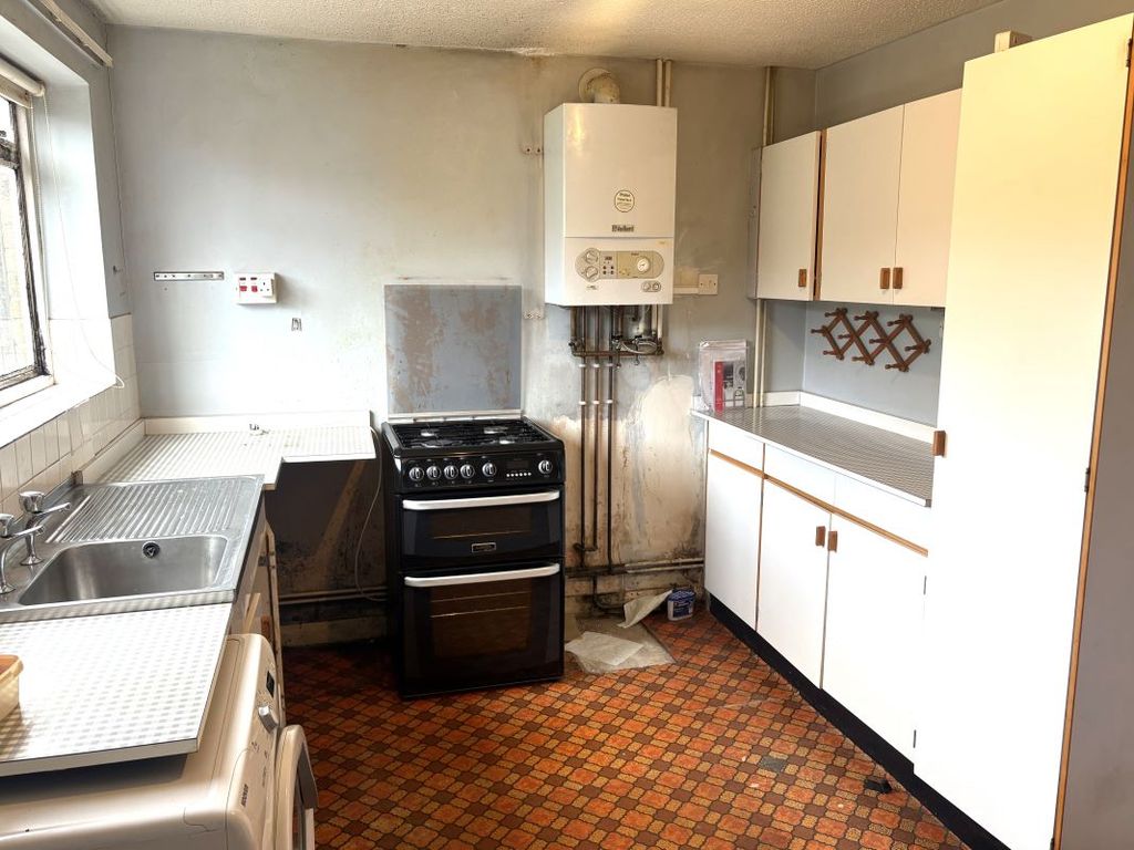 Property photo 3 of 8