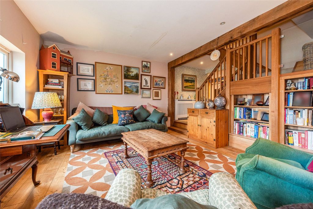 Property photo 3 of 18 Sitting Room