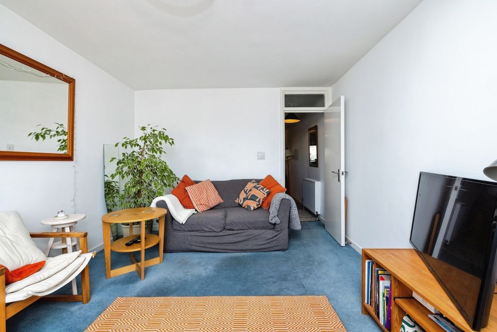 Property photo 3 of 20 Pbox-Img.Jpg