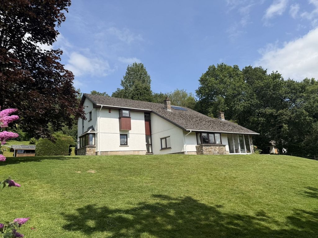 6 bed farm for saleTalley, Llandeilo, Carmarthenshire. SA19