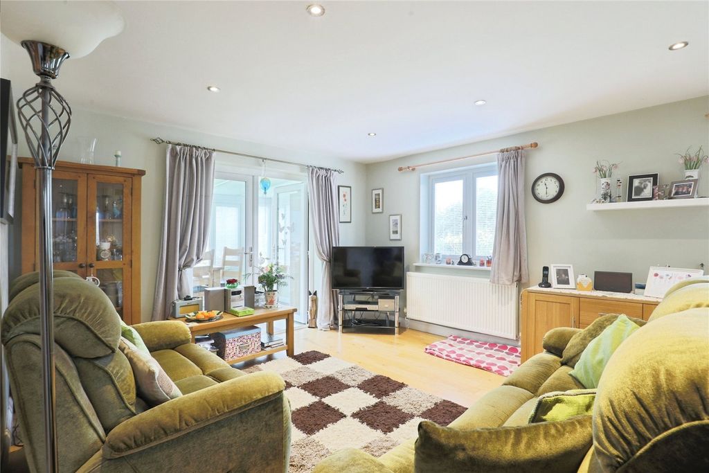 Property photo 3 of 17 Picture No. 30