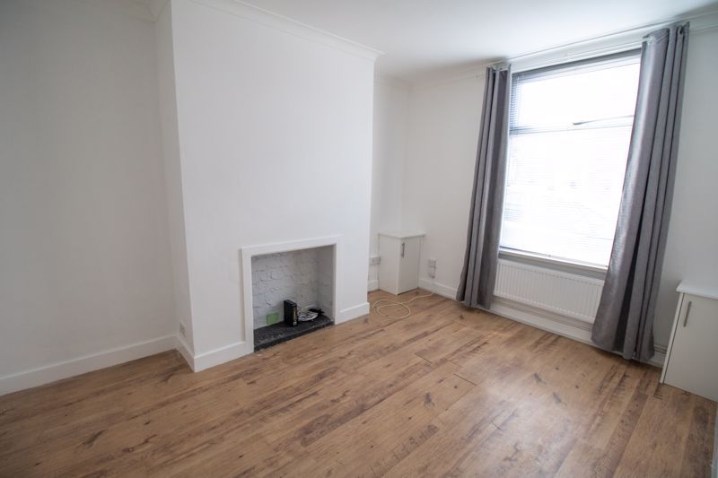 Property photo 3 of 10 Lounge