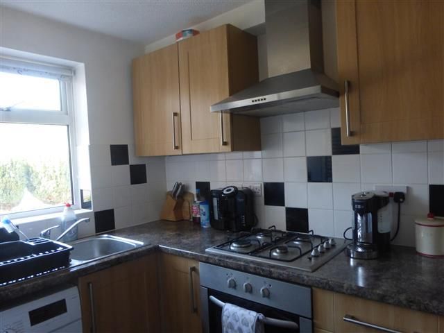 Property photo 3 of 6 Kitchen