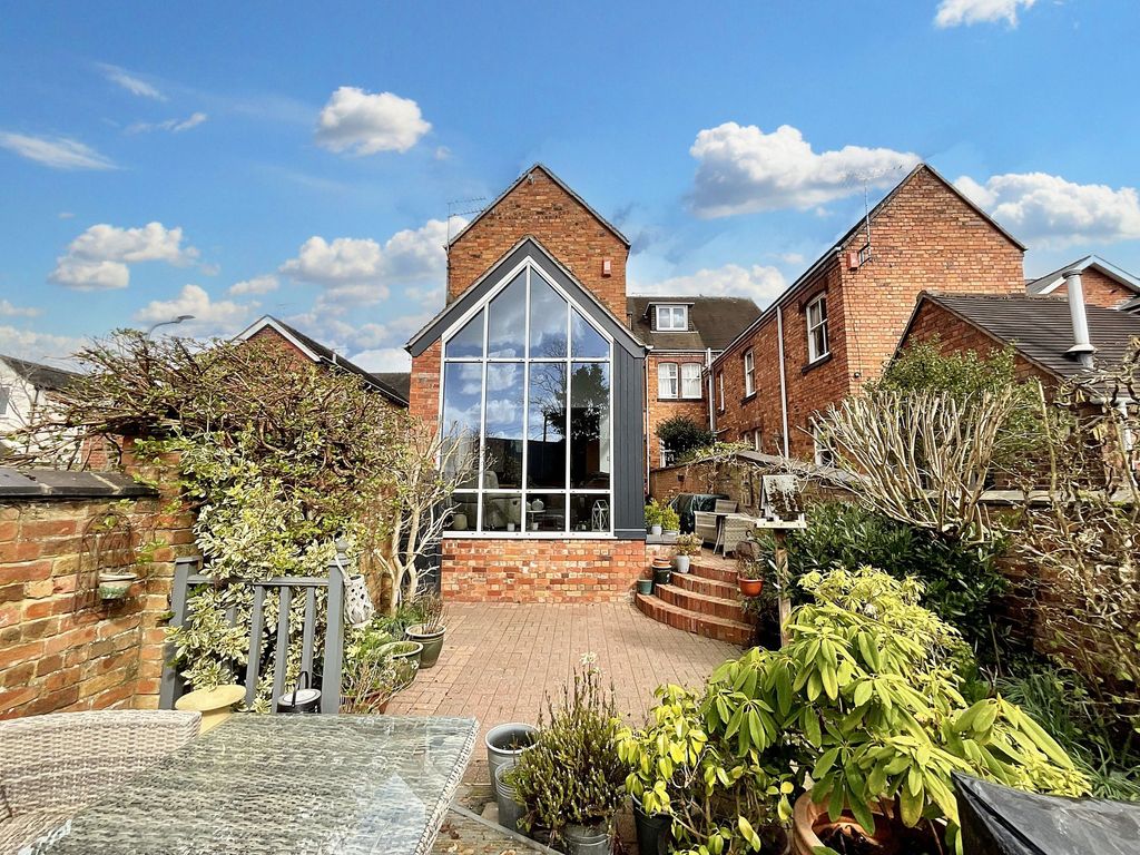 Property photo 1 of 34