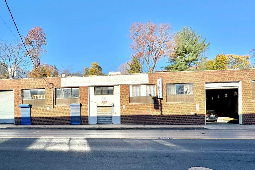 Property photo 1 of 3
