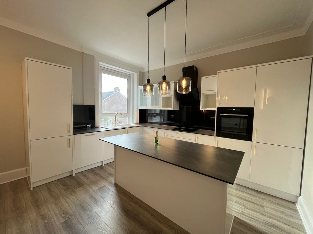 Property photo 1 of 12 Kitchen1