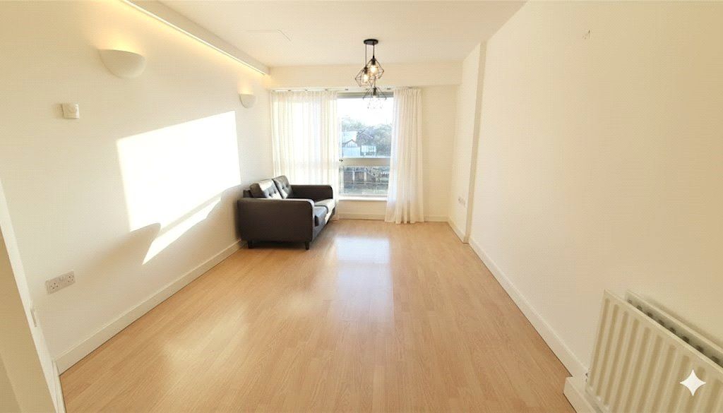 Property photo 3 of 6 Picture No. 11