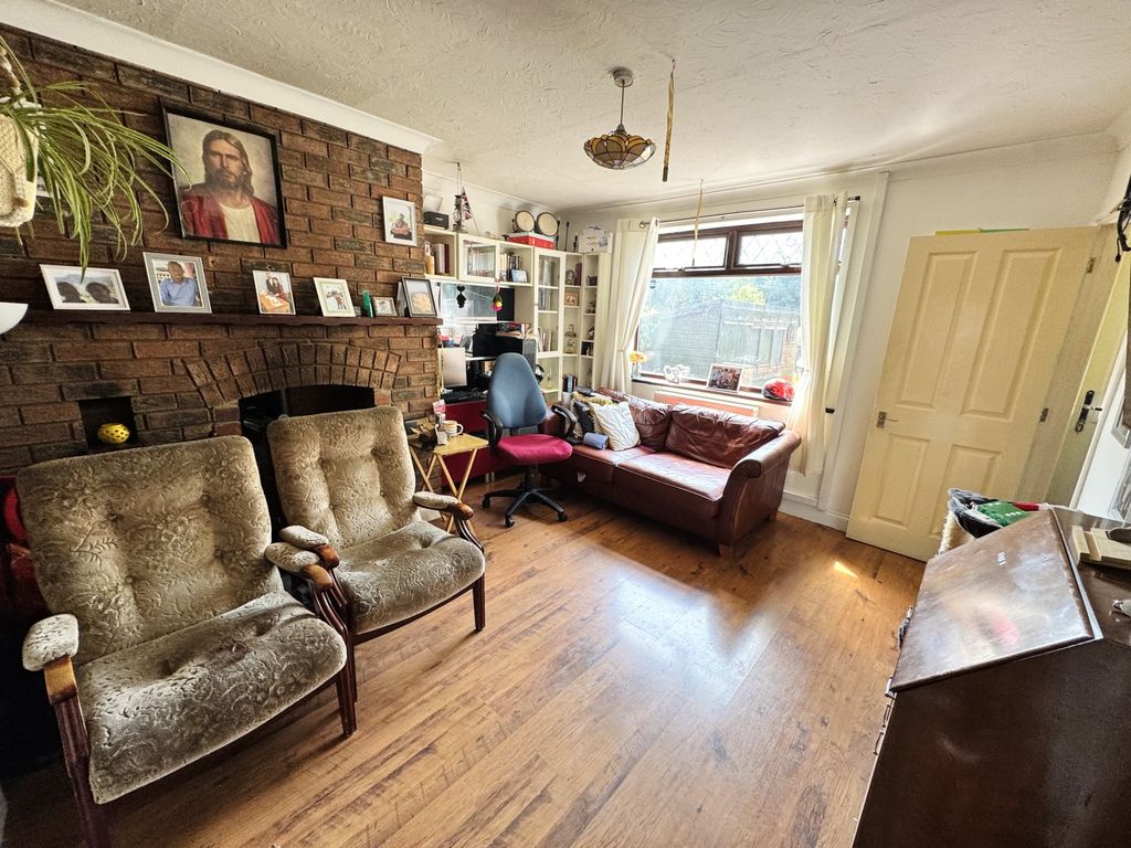 Property photo 3 of 12 Img_0259