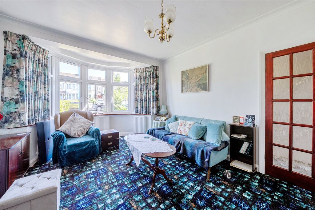 Property photo 3 of 16 Picture No. 11