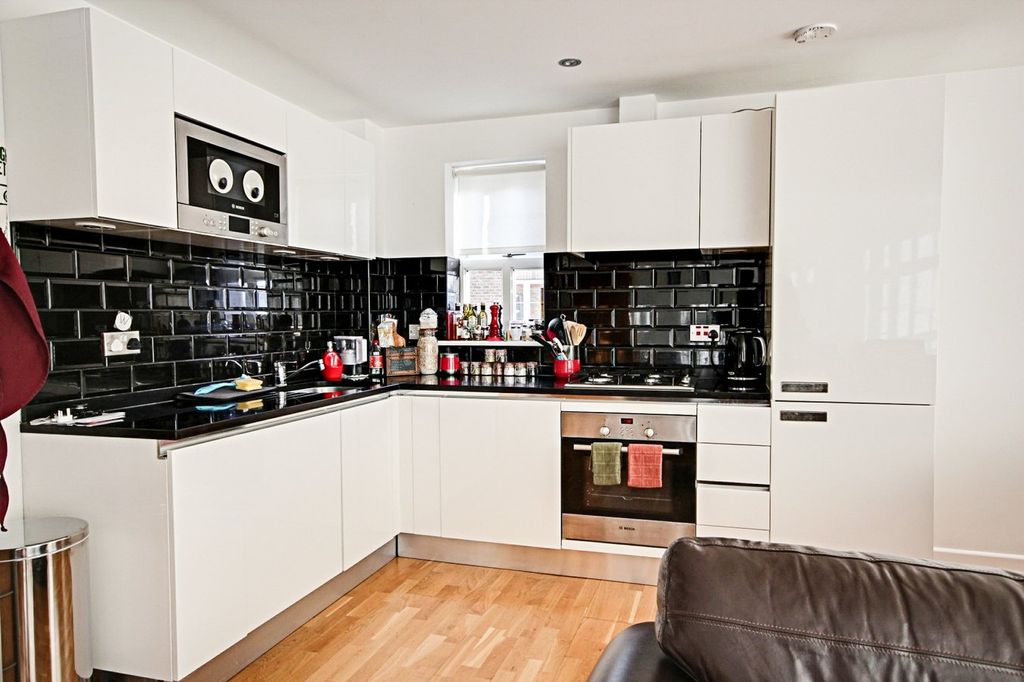 Property photo 3 of 6