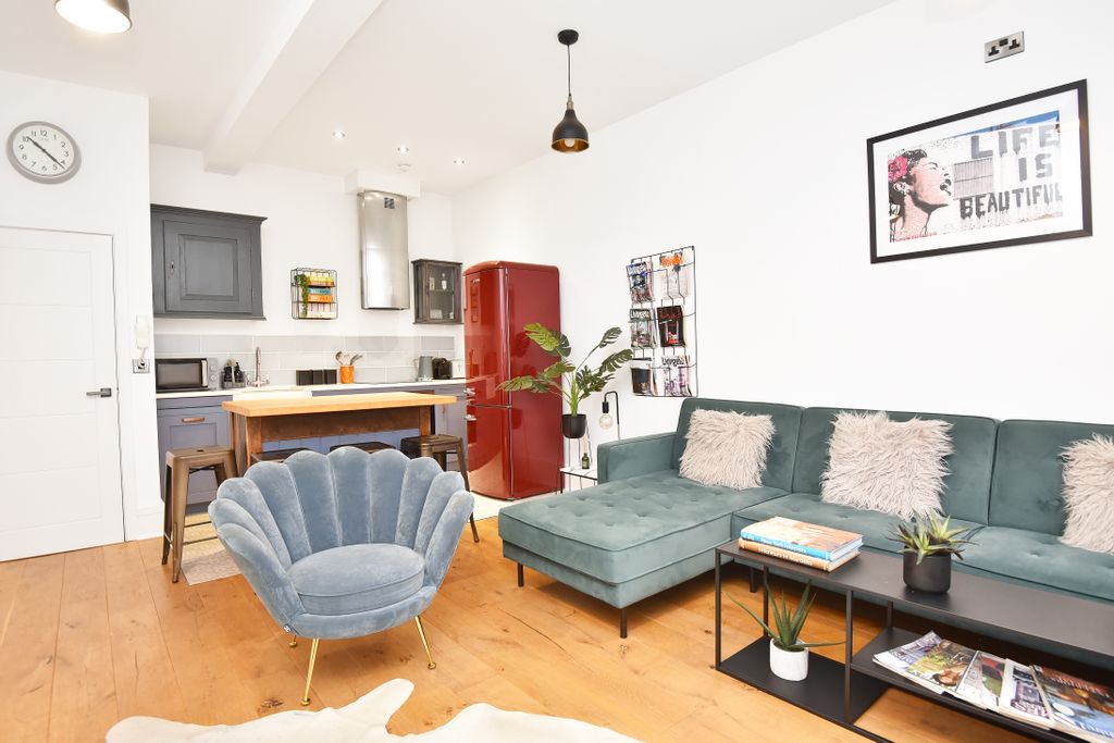 Property photo 3 of 8 App_1996