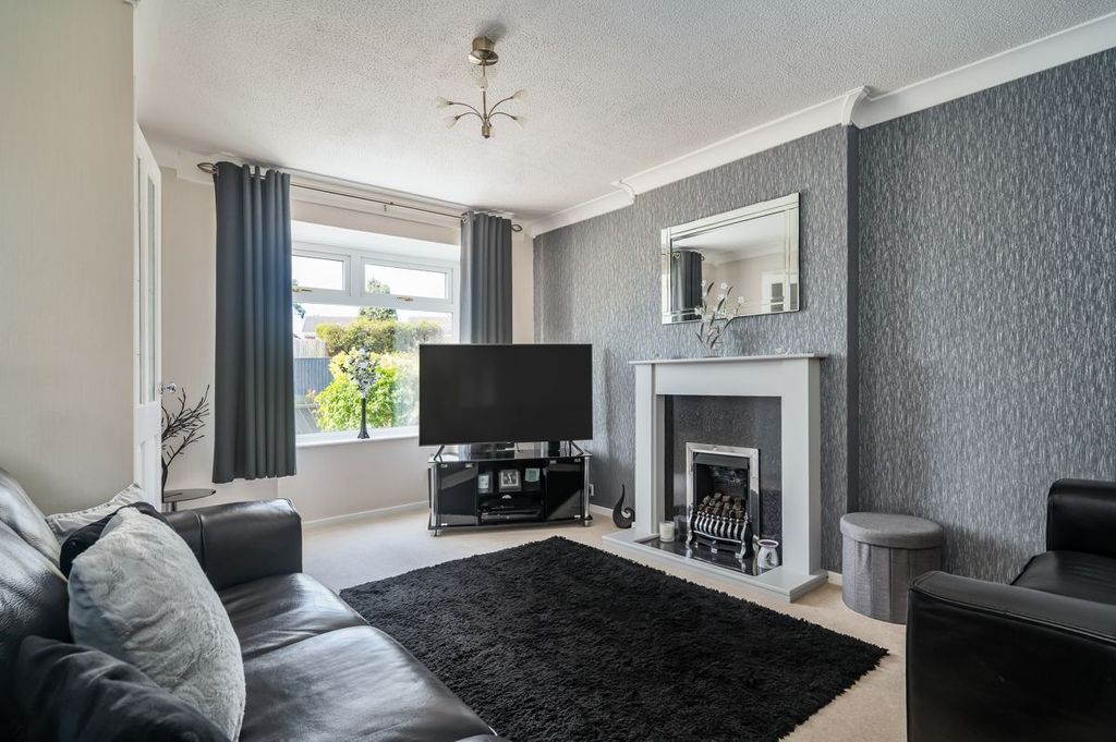 Property photo 2 of 26