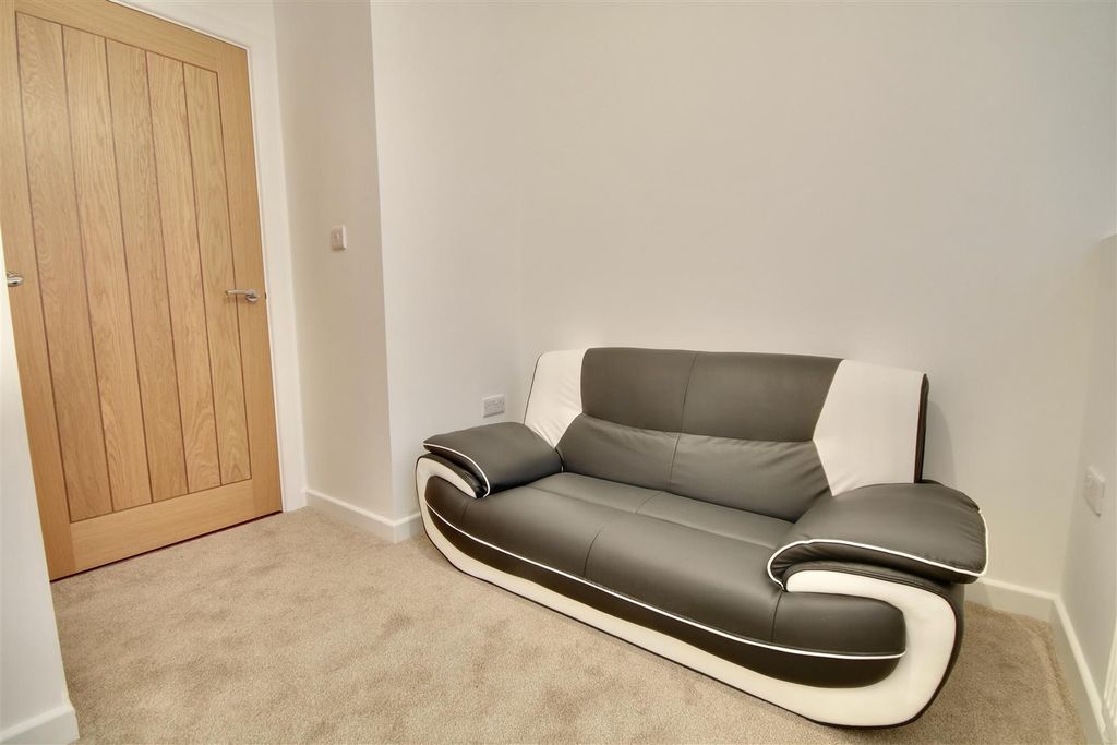 Property photo 2 of 10 34943Cae-4Fcf-4980-9191-6E4Dcdb1B887_1_201_A.Jpeg