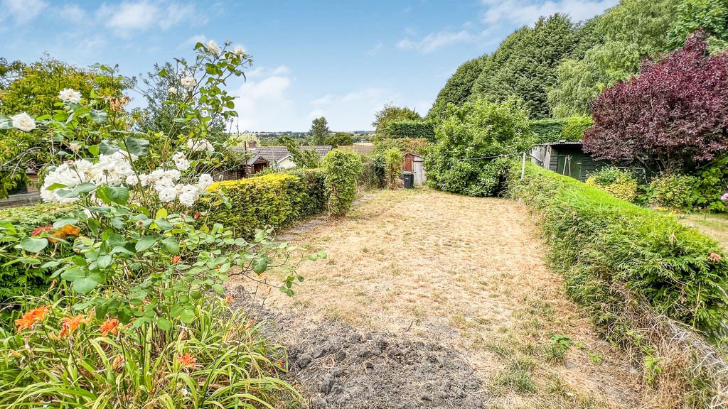 Property photo 2 of 13 Garden