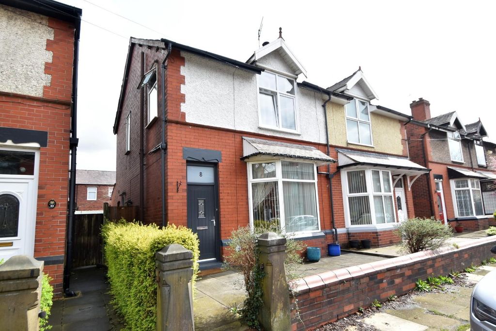 Property photo 1 of 12