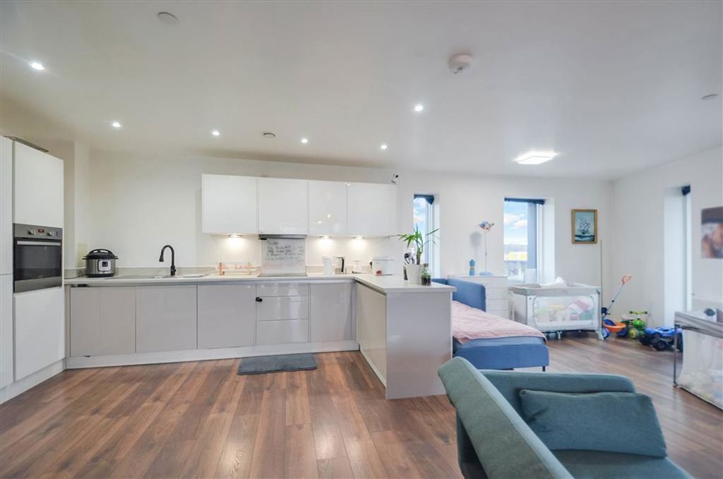 Property photo 2 of 9