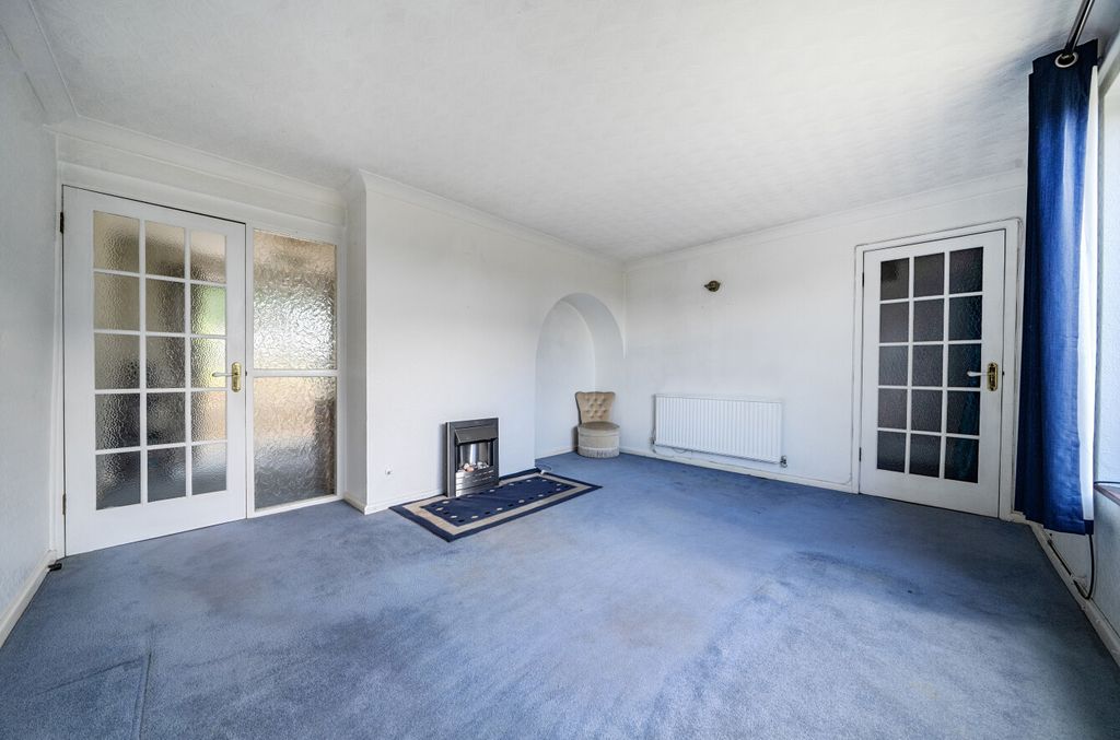 Property photo 3 of 15 1472130-13-6A2815...