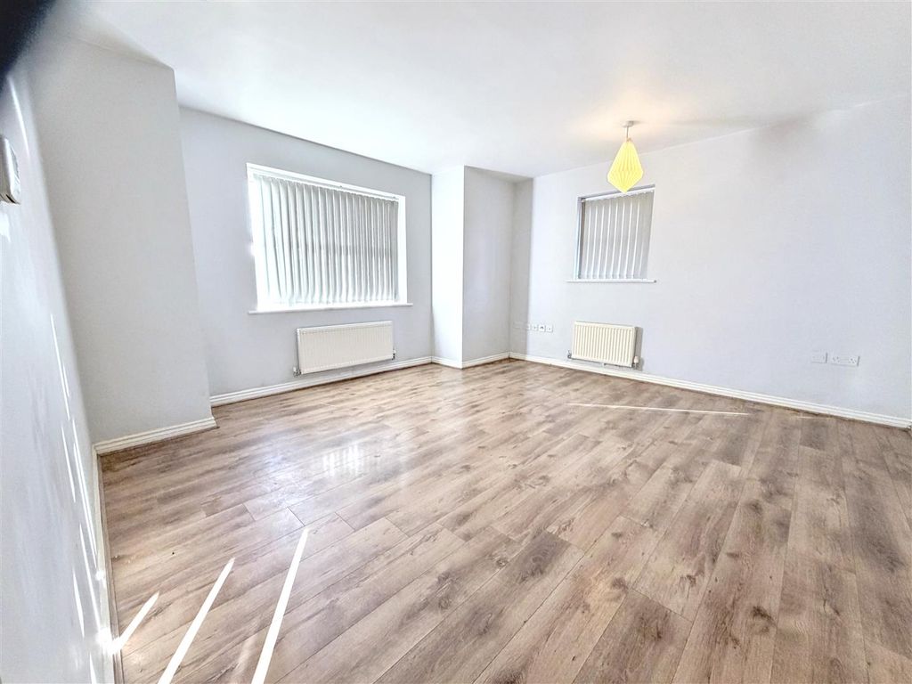 Property photo 3 of 7 Lounge/Diner