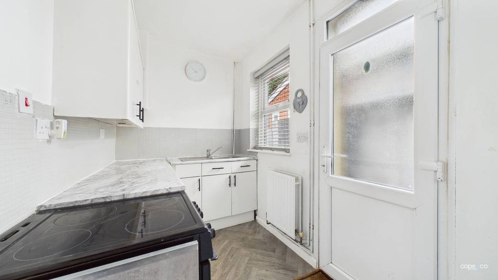 Property photo 2 of 11 4522385