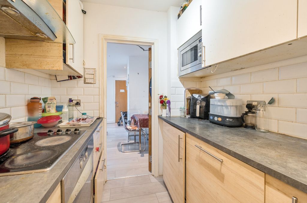 Property photo 2 of 20 1363899-9-68E4Abe...