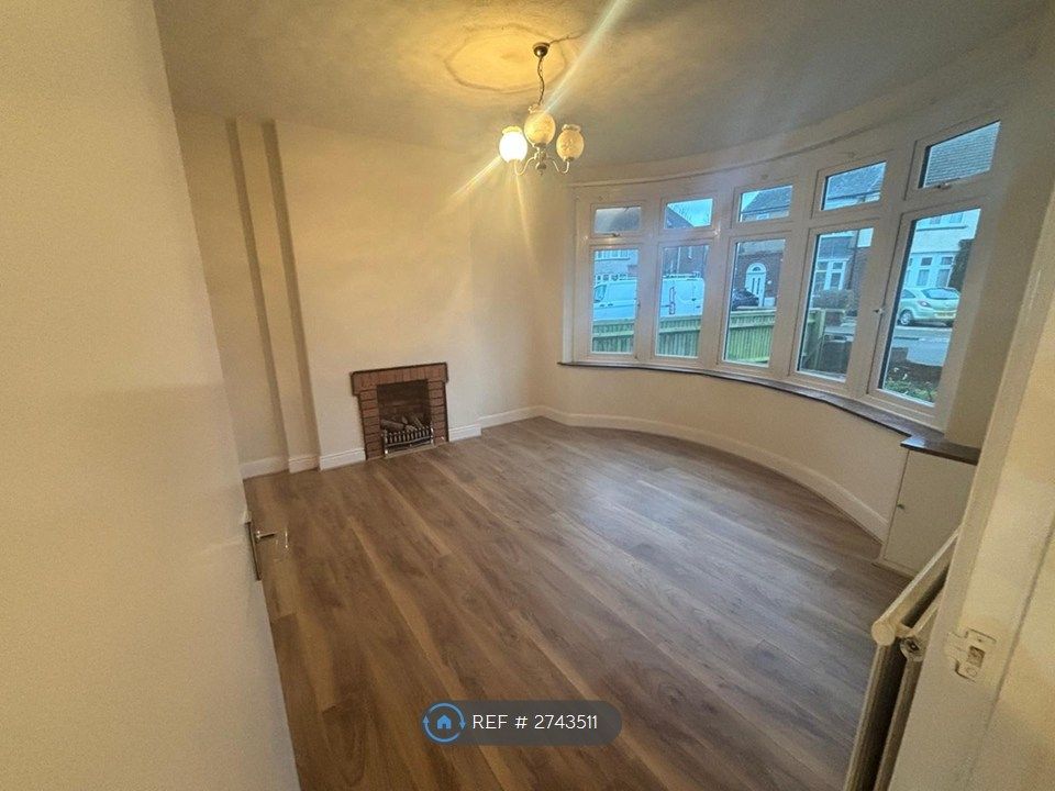 Property photo 2 of 14 Living Room