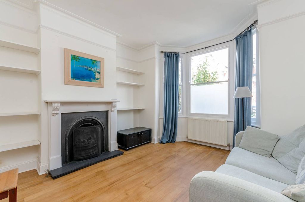 Property photo 2 of 8