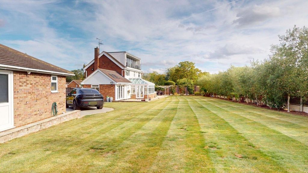 Property photo 2 of 32 Picture No. 26