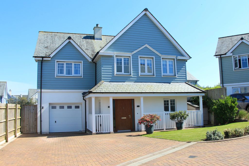 Property photo 1 of 19 Front