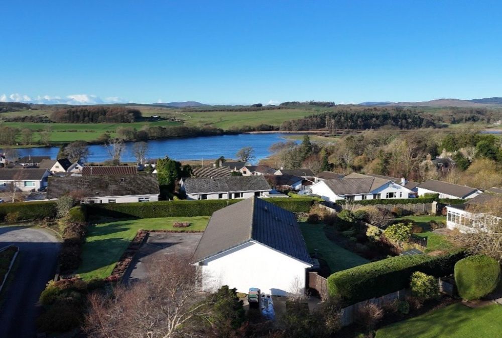 Property photo 2 of 21