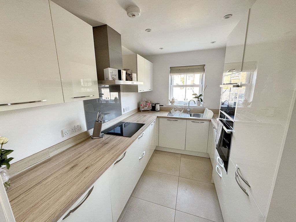 Property photo 3 of 26